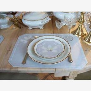 Dkkeserviet med orkid