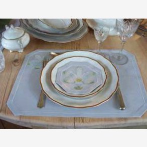 Dkkeserviet med orkid