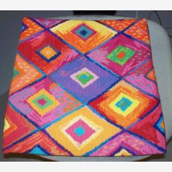 Hynde med korsstings broderi