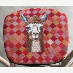 Stolehynde i r�de farver med dyremotiv